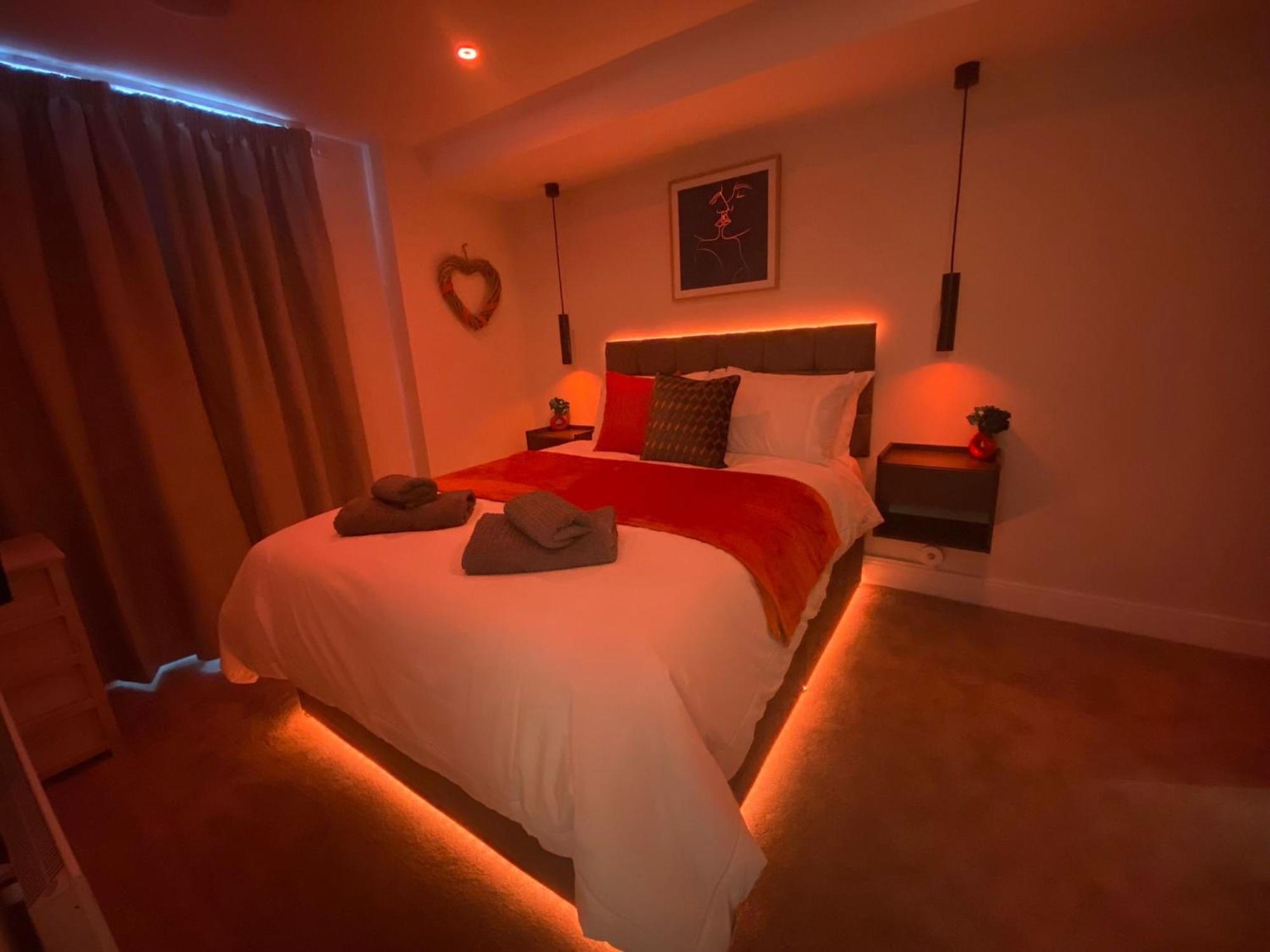 Luxury 1 Bedroom Apartment - Rock Mill 14 Stony Middleton Exteriör bild